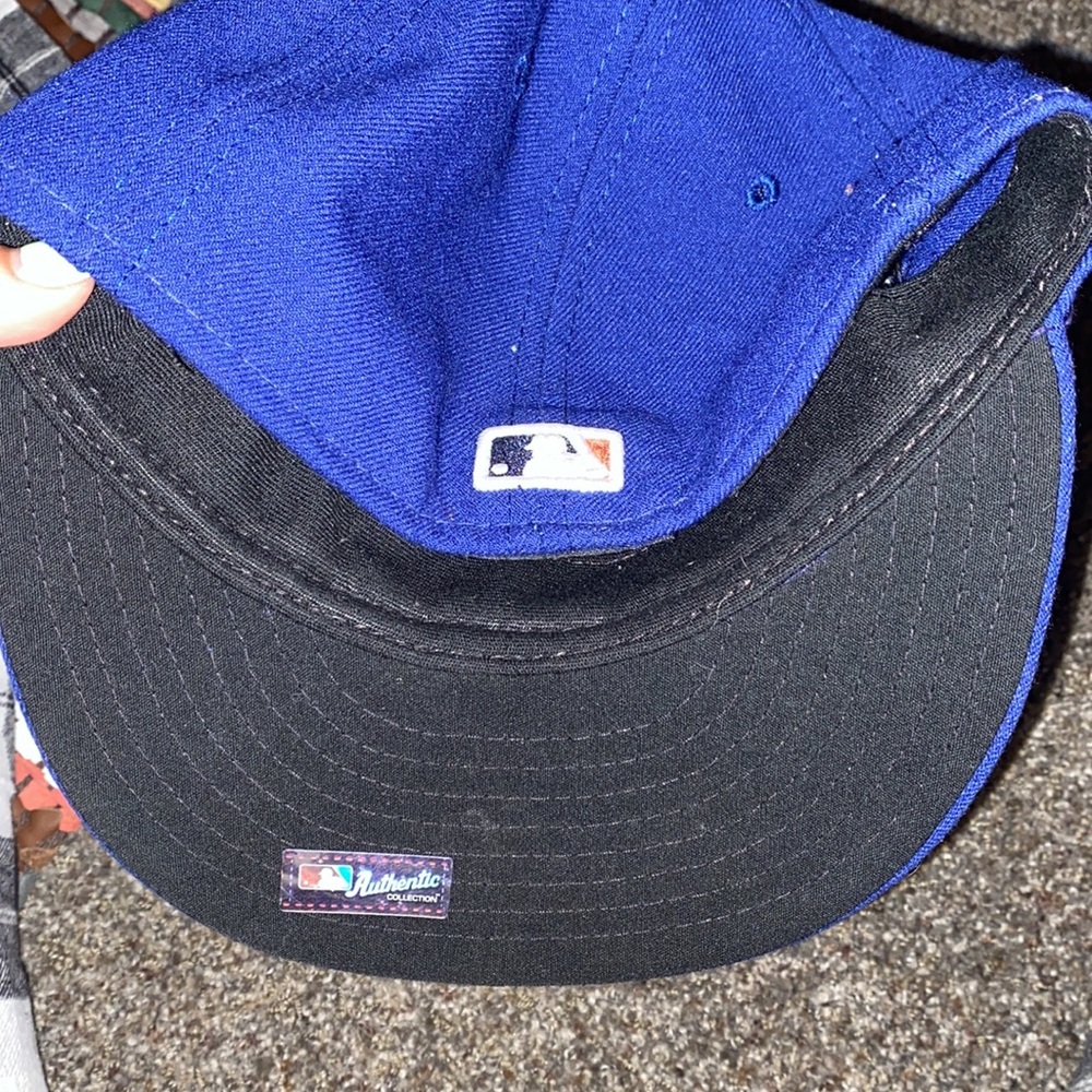 Authentic dodger hat - Picture 2 of 3